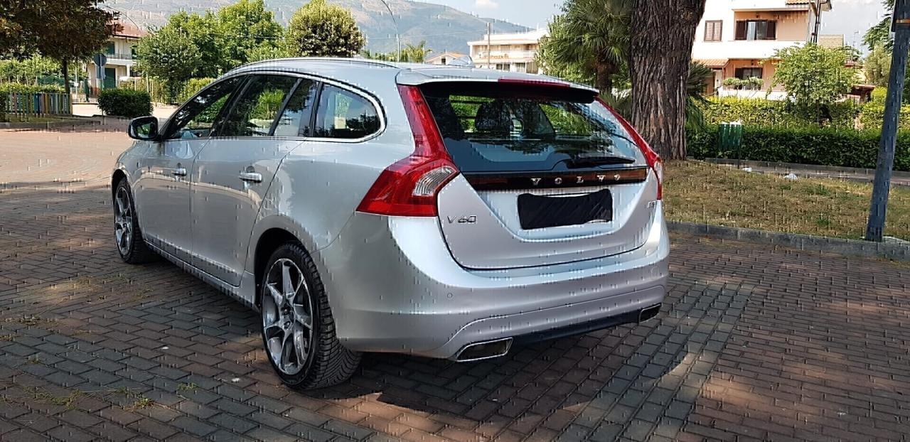 Volvo V60 2.0 d 150 cv D3 Geartronic Volvo Ocean Race,pelle,cambio automatico,navi,cruise control,cerchi 18