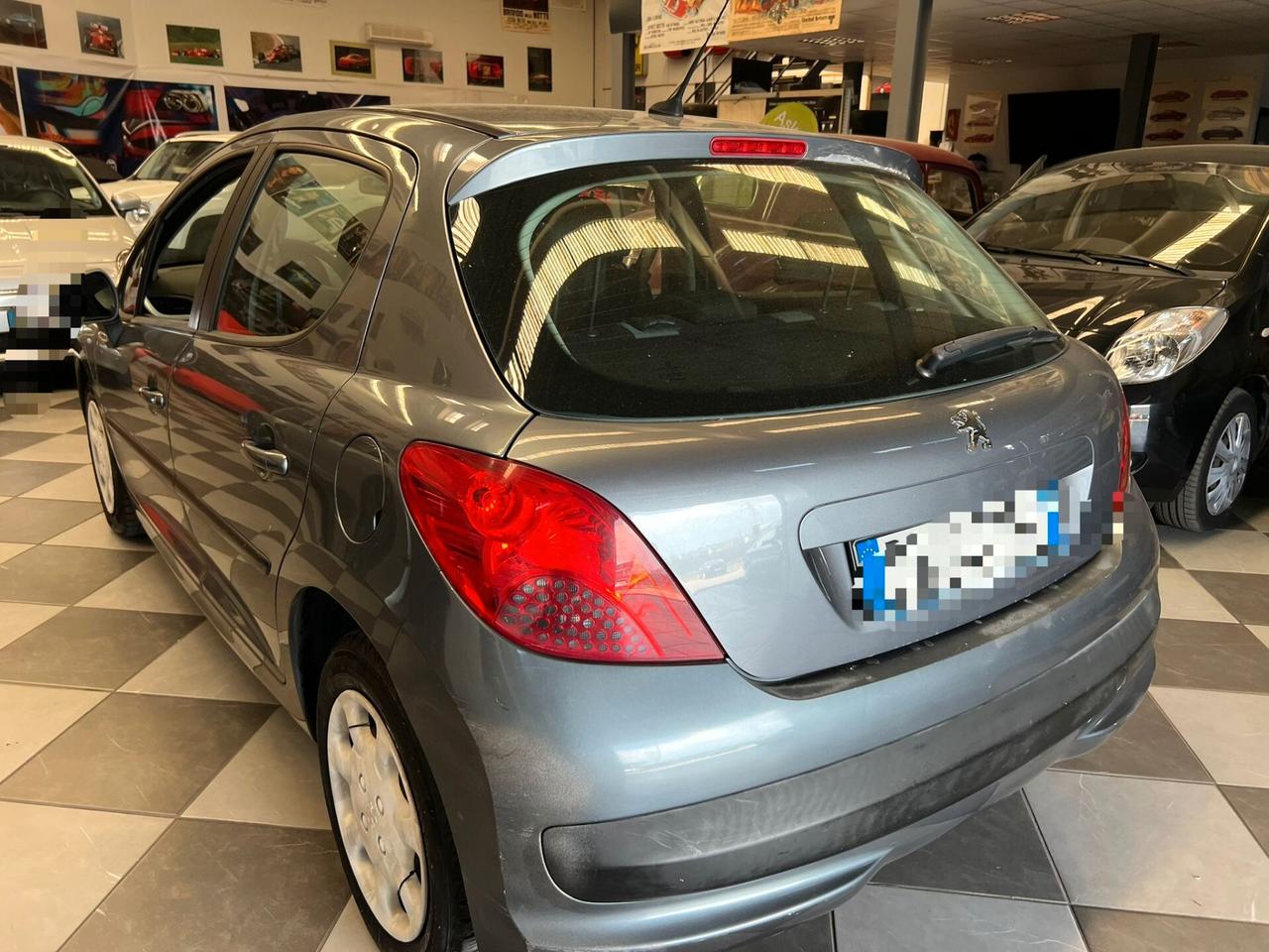 Peugeot 207 1.4 HDi 70CV 5p. ONE Line