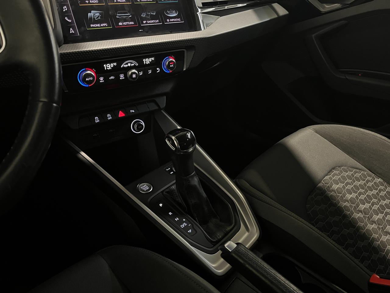 AUDI A1 SPORTBACK 35 TFSI S-TRONIC S-LINE EDITION