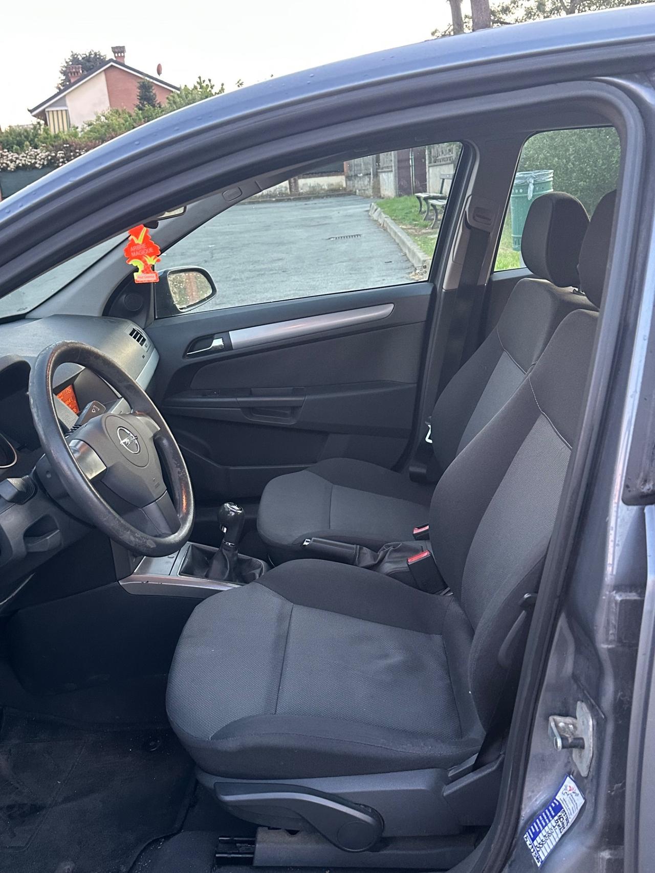 Opel Astra asta 1.4 benzina reimportato 5 porte berlina