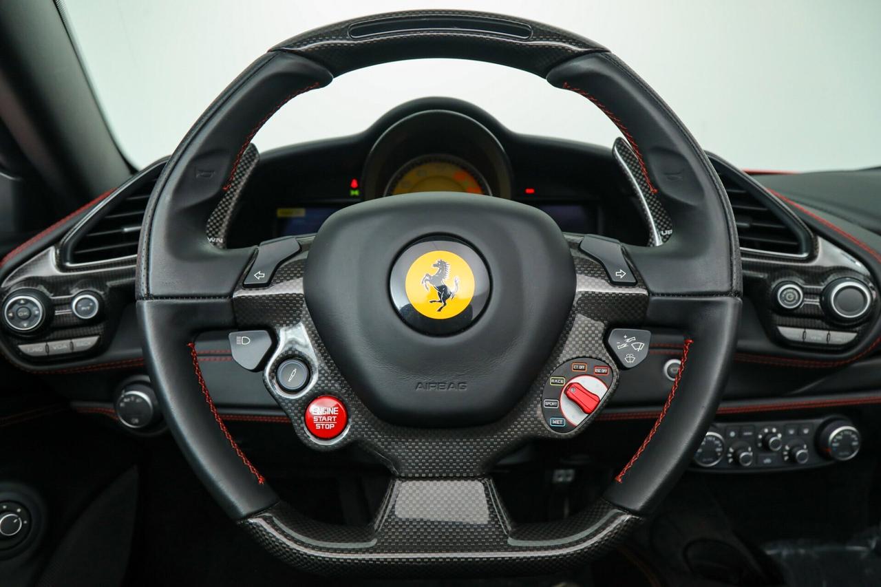 Ferrari 488 Spider NOLEGGIO LUNGO TERMINE - LEASING FULL INCLUSIVE