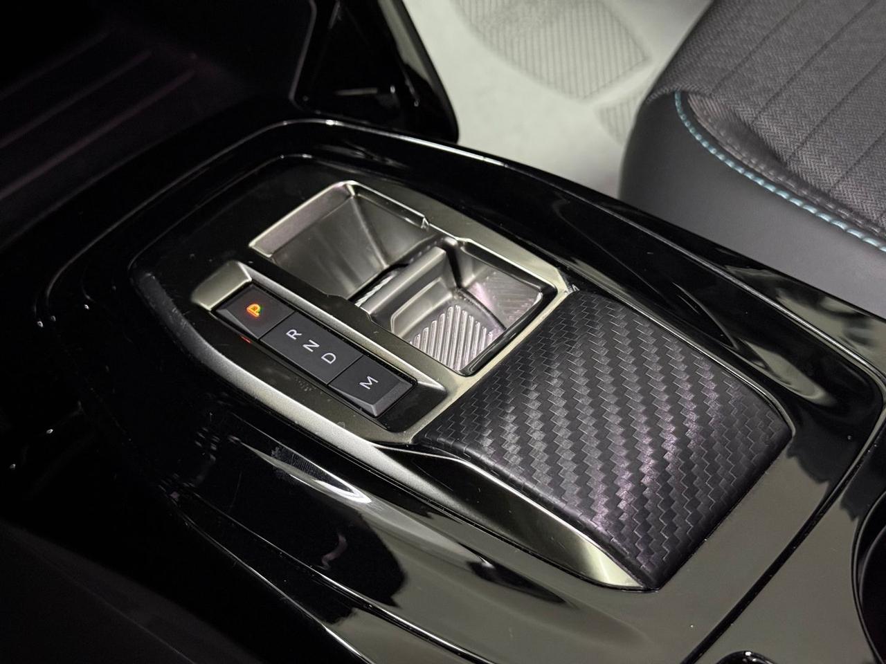 Peugeot 2008 Allure 1.2 PureTech 130 #9386