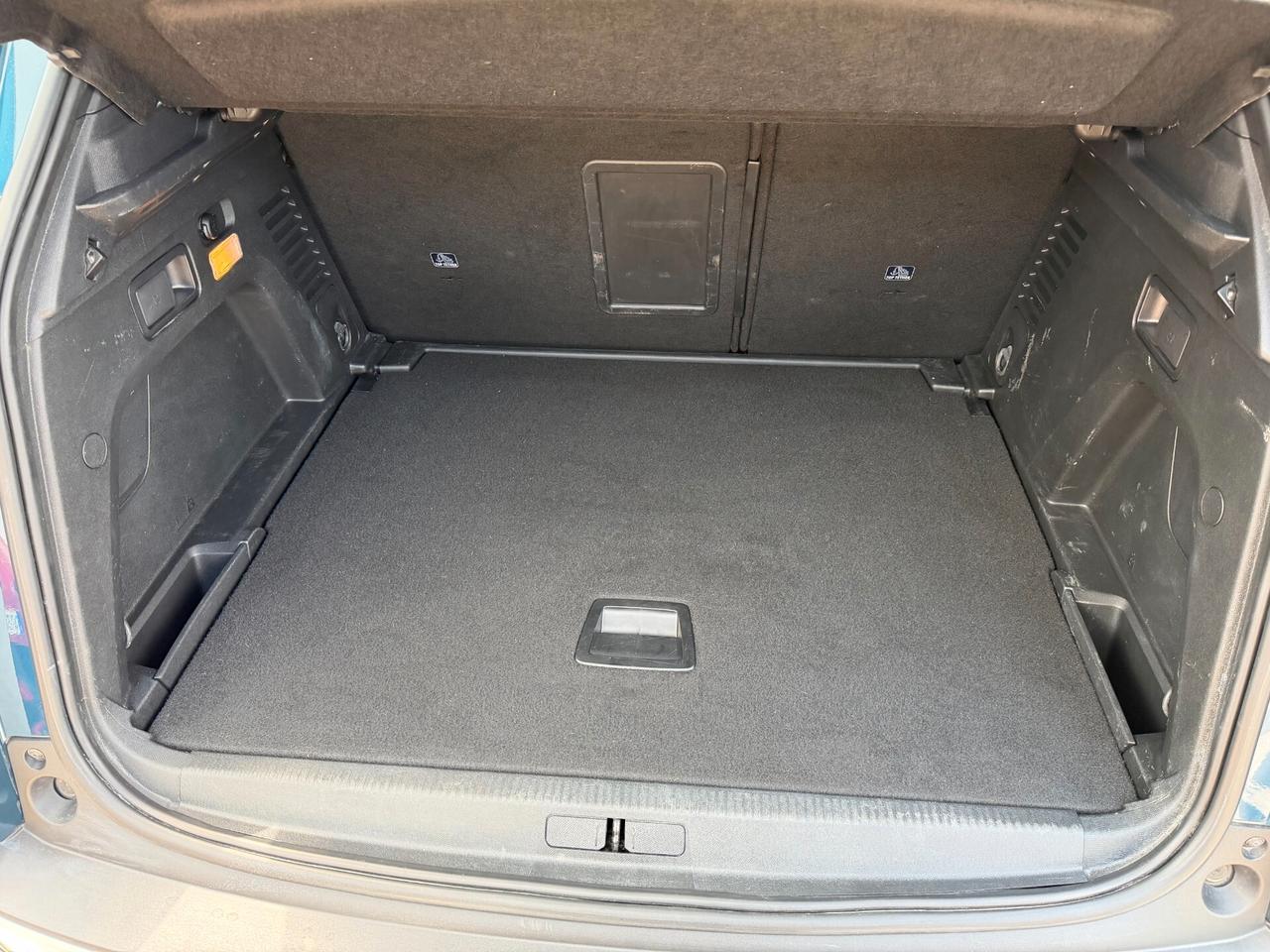 Peugeot 3008 1.5 BLUEHDI 130 cv. ALLURE PACK (Nav)