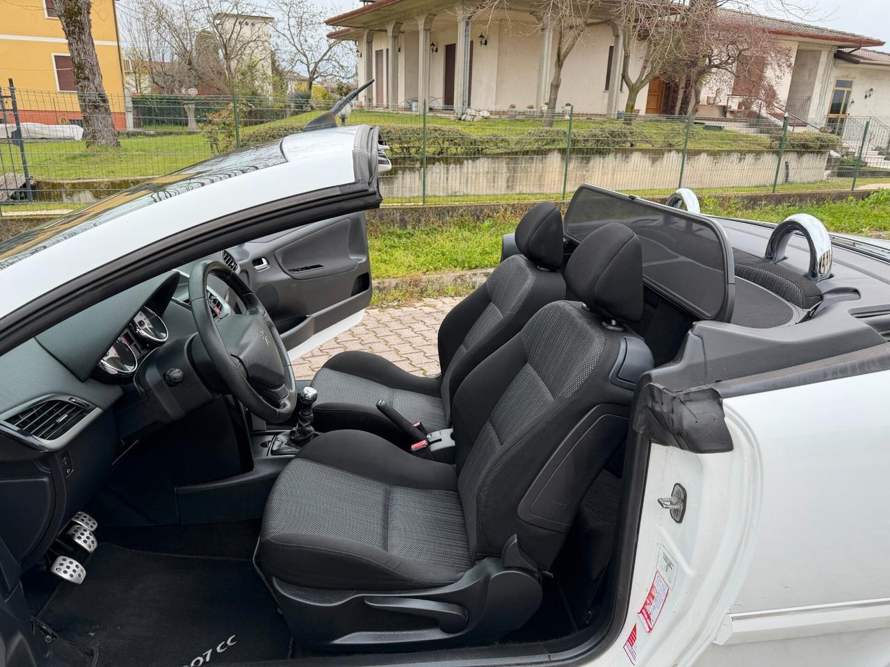 Peugeot 207cc 1.6 HDi Cabrio OK Neopatentati