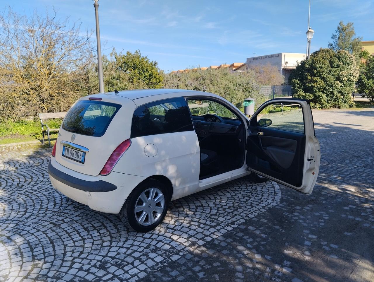 Lancia Ypsilon 1.2 16V Platino