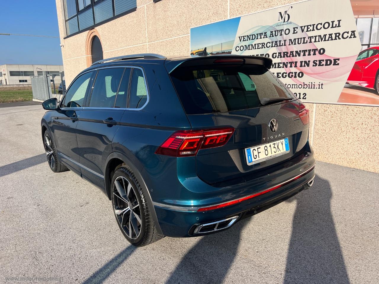 VOLKSWAGEN Tiguan 2.0 TDI 150CV SCR DSG R-Line TETTO CERCHI 20 NUOVO MODELLO