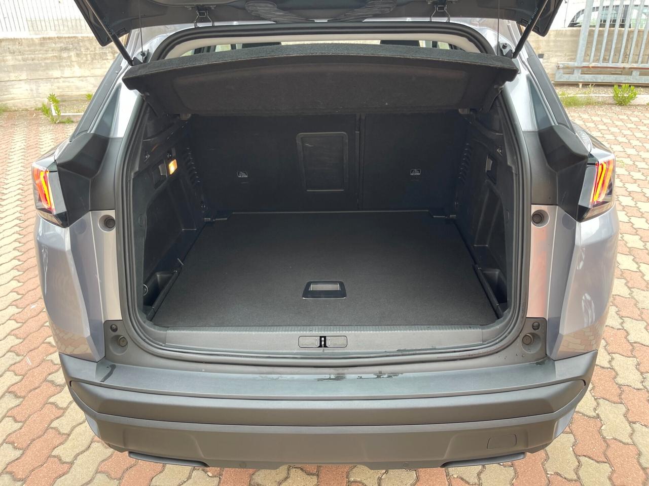 Peugeot 3008 BlueHDi 130 S&S EAT8 Active Business