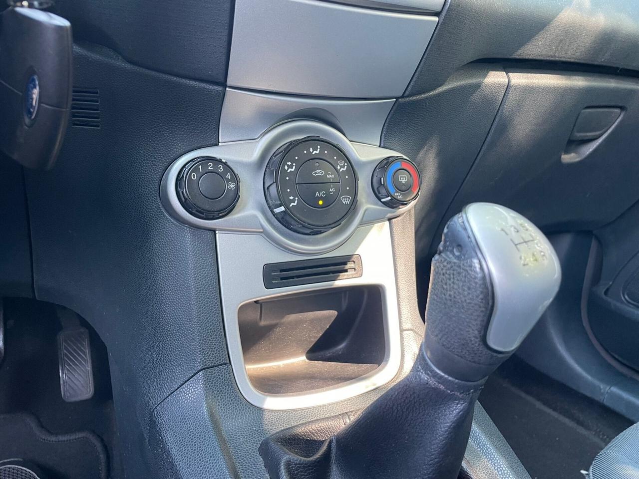 Ford Fiesta Ikon 1.4 5 porte Bz.- GPL
