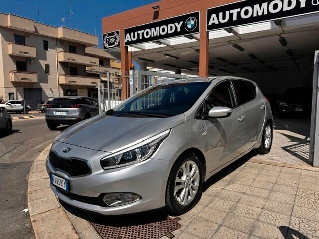 Kia Ceed cee'd 1.4 CRDi 5 porte Cool