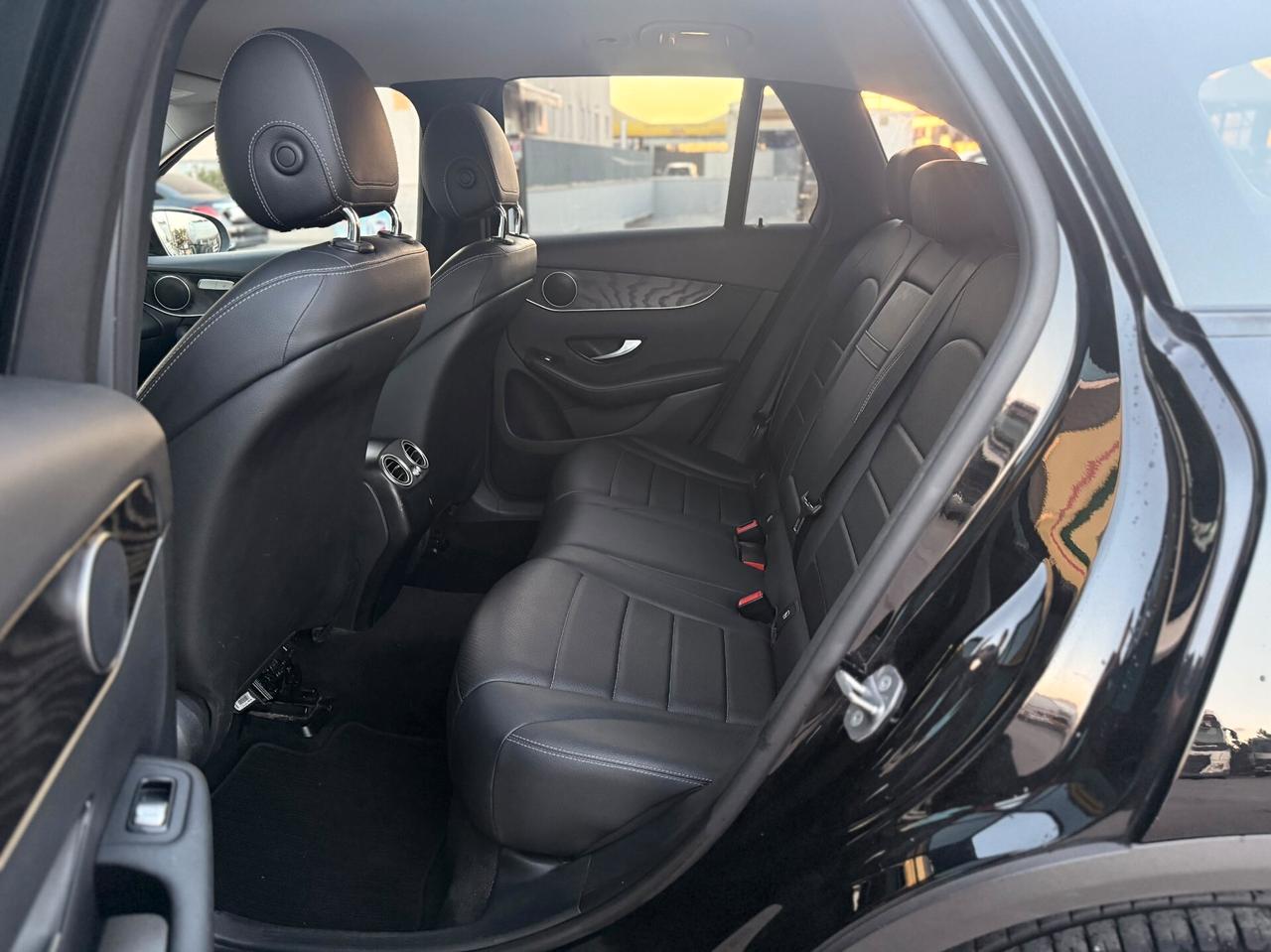 Mercedes-benz GLC 250 d 4Matic Total Black/PEDANE/20"/BELLA