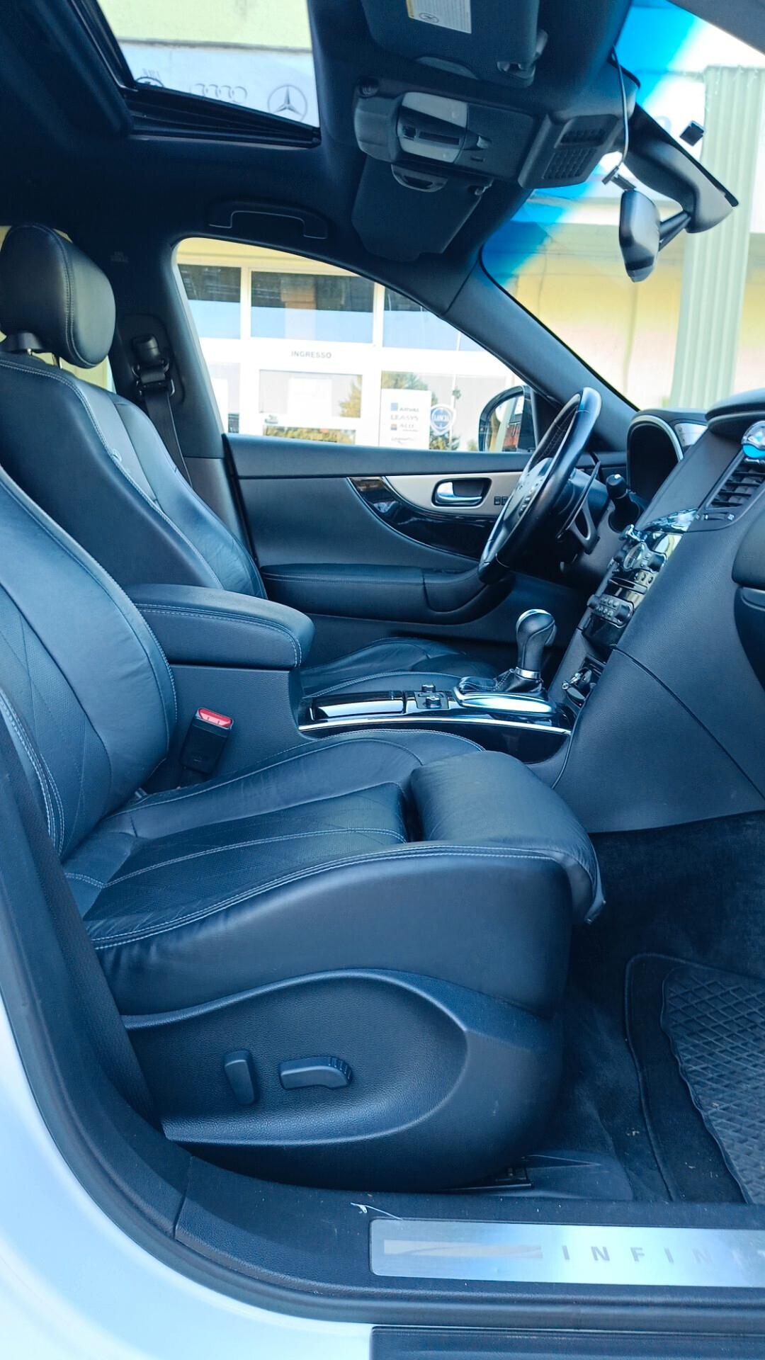 Infiniti FX FX30d S Premium