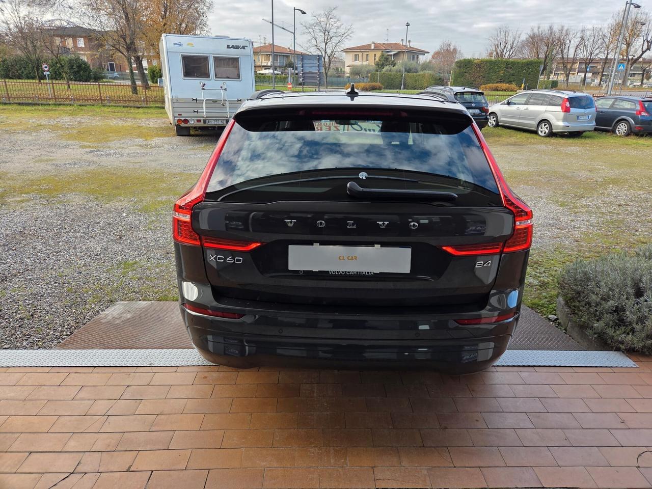 Volvo XC 60 B4 D AWD automatico Ultimate Dark
