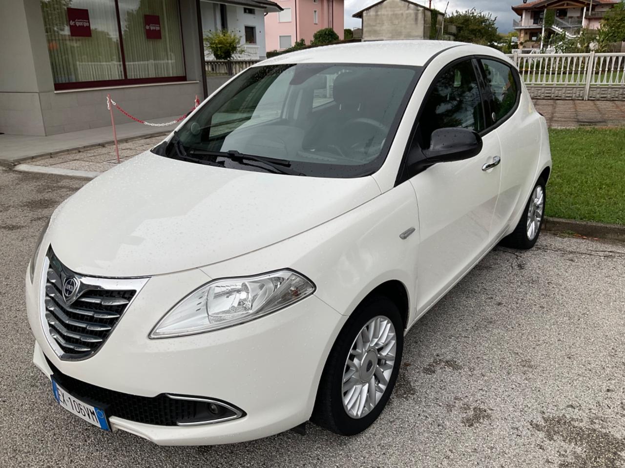 Lancia Ypsilon 1.2 69 CV 5 porte GPL Ecochic Gold