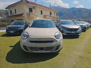 Fiat 600 Hybrid 145 CV ICON