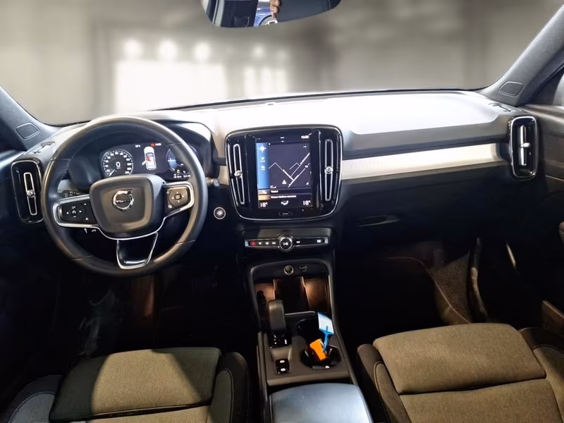 VOLVO XC40 T4 RECHARGE PLUG-IN AUTO CORE SUV