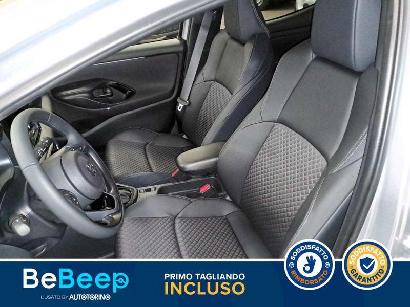 Toyota Yaris 1.5H 130 LOUNGE