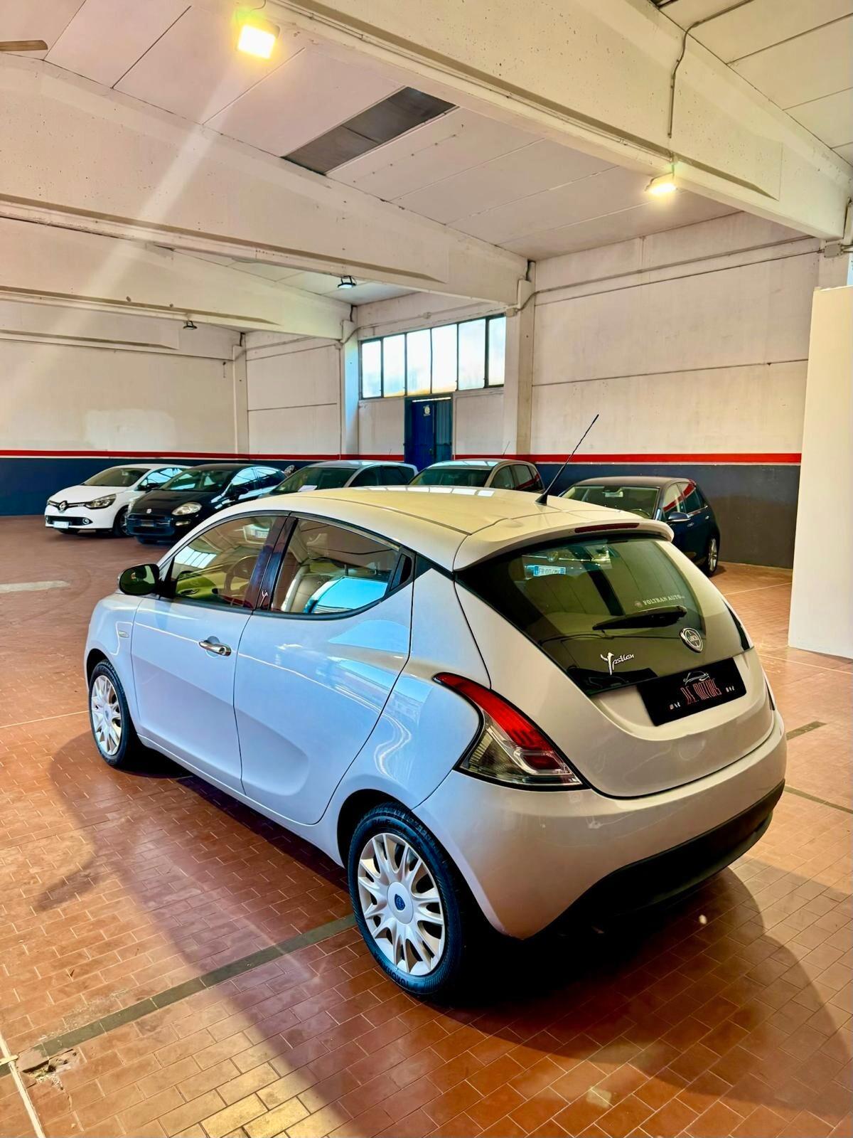 Lancia Ypsilon 1.2 69 CV 5 porte Platinum