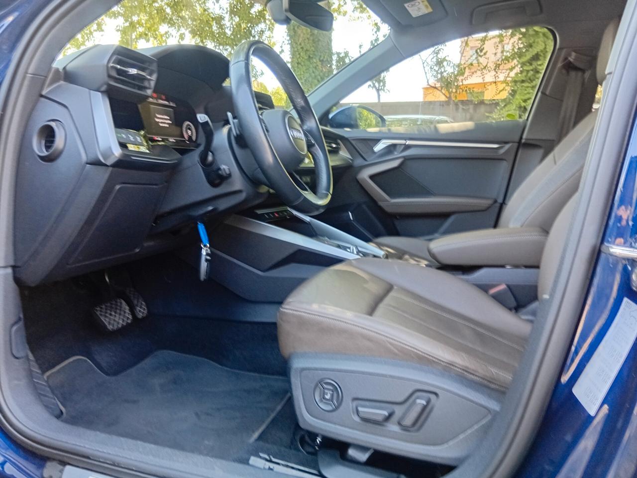 Audi A3 SPB 30 g-tron S tronic line edition + Blocksistem