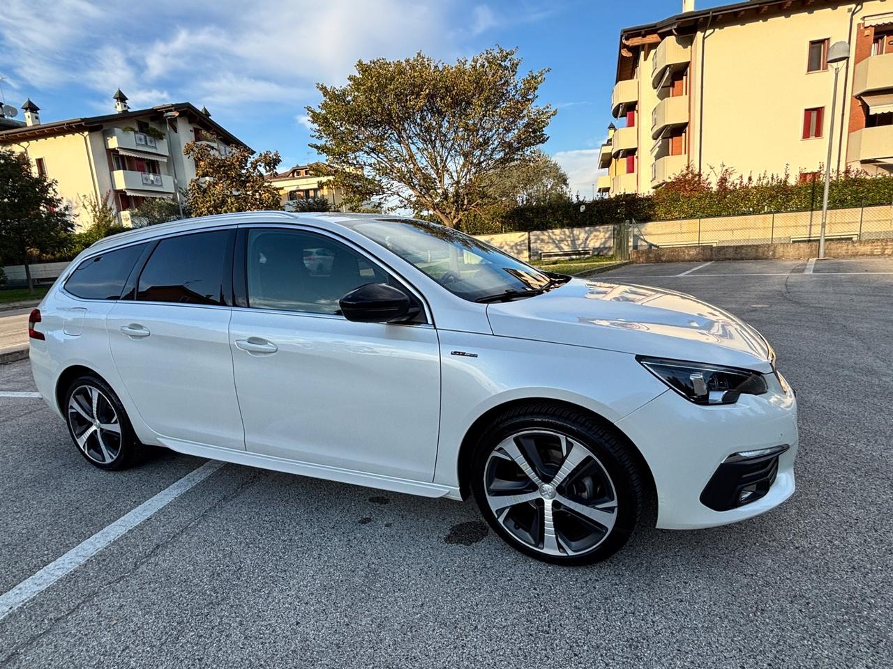 Peugeot 308 BlueHDi 120 S&S EAT6 SW GT Line