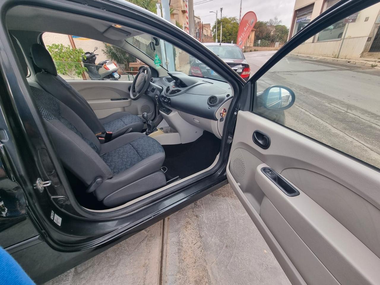 Renault Twingo 1.2 8V Le Iene