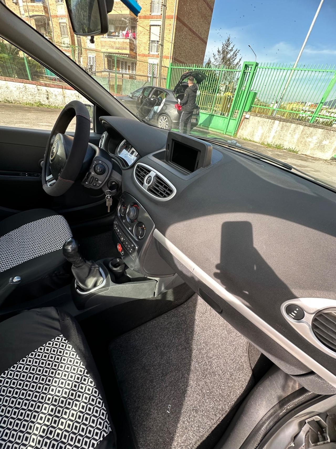 Renault Clio 1.2 16V 5 porte GPL Yahoo!