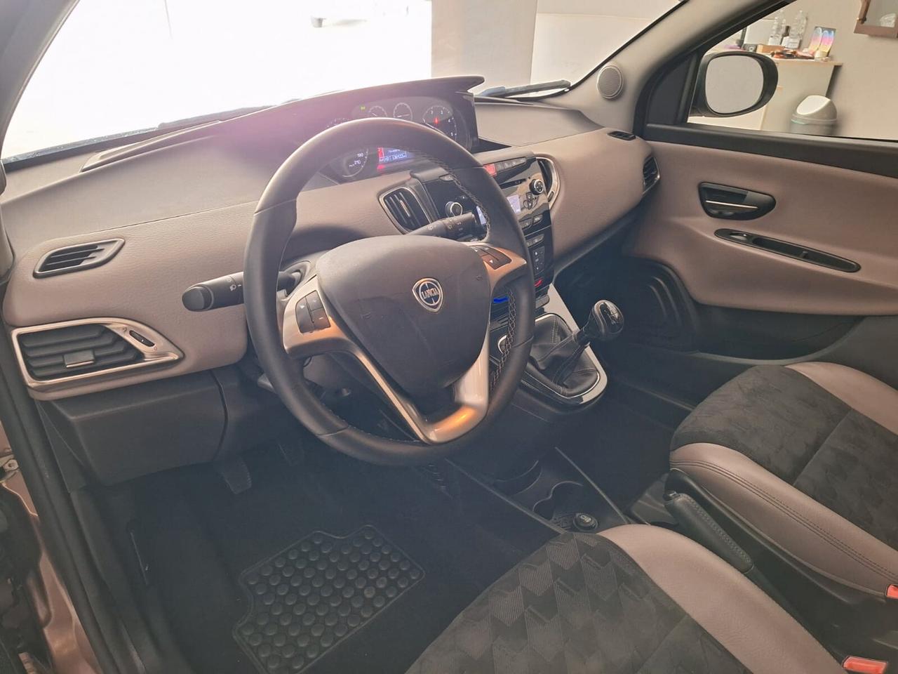 Lancia Ypsilon 1.3 MJT 16V 95 CV 5 porte S&S Elle