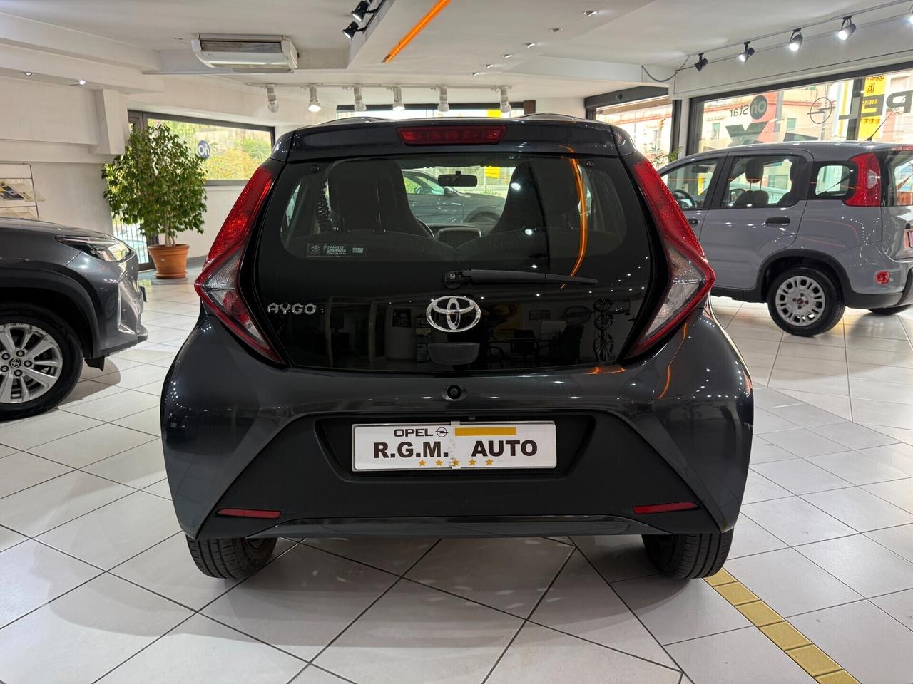 Toyota Aygo 1.0 VVT-i 72 CV 5 porte x-play MMT