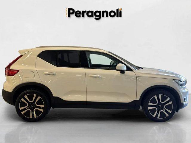 VOLVO XC40 D4 AWD MOMENTUM AUTOMATICA