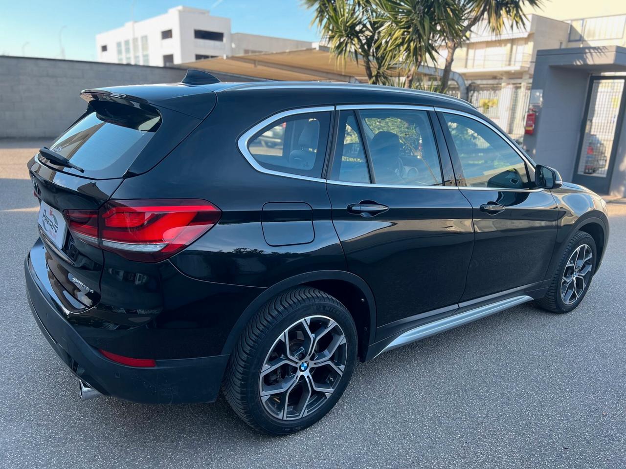 Bmw X1 sdrive18d xLine auto LED/NAVI/PELLE/18; PERFETTA