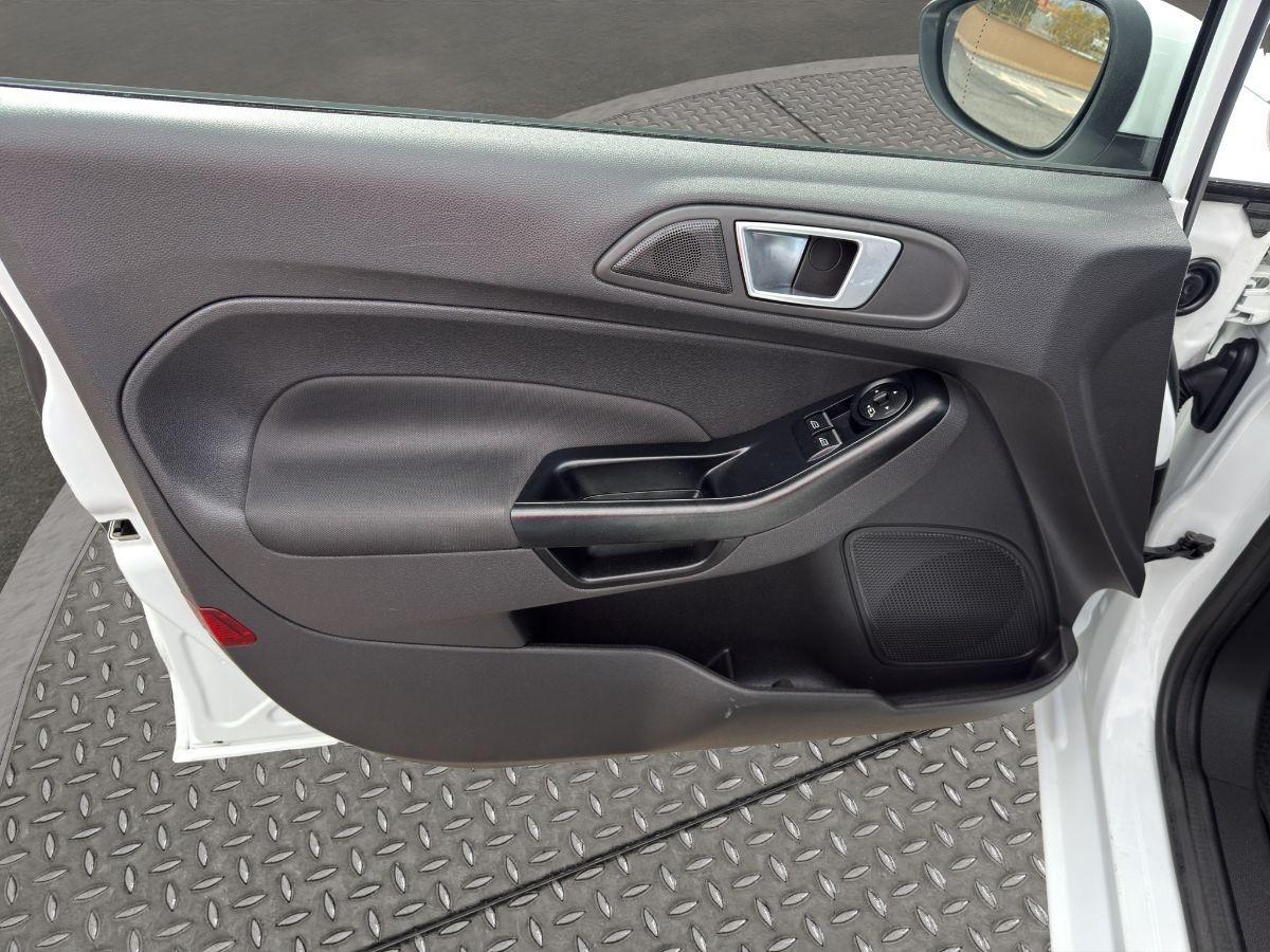 FORD - Fiesta - 1.5 TDCi 75 CV 5p. Black & White Edition