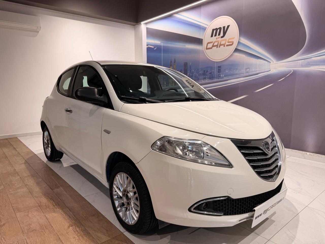 Lancia Ypsilon 1.2 69 CV 5 porte Platinum