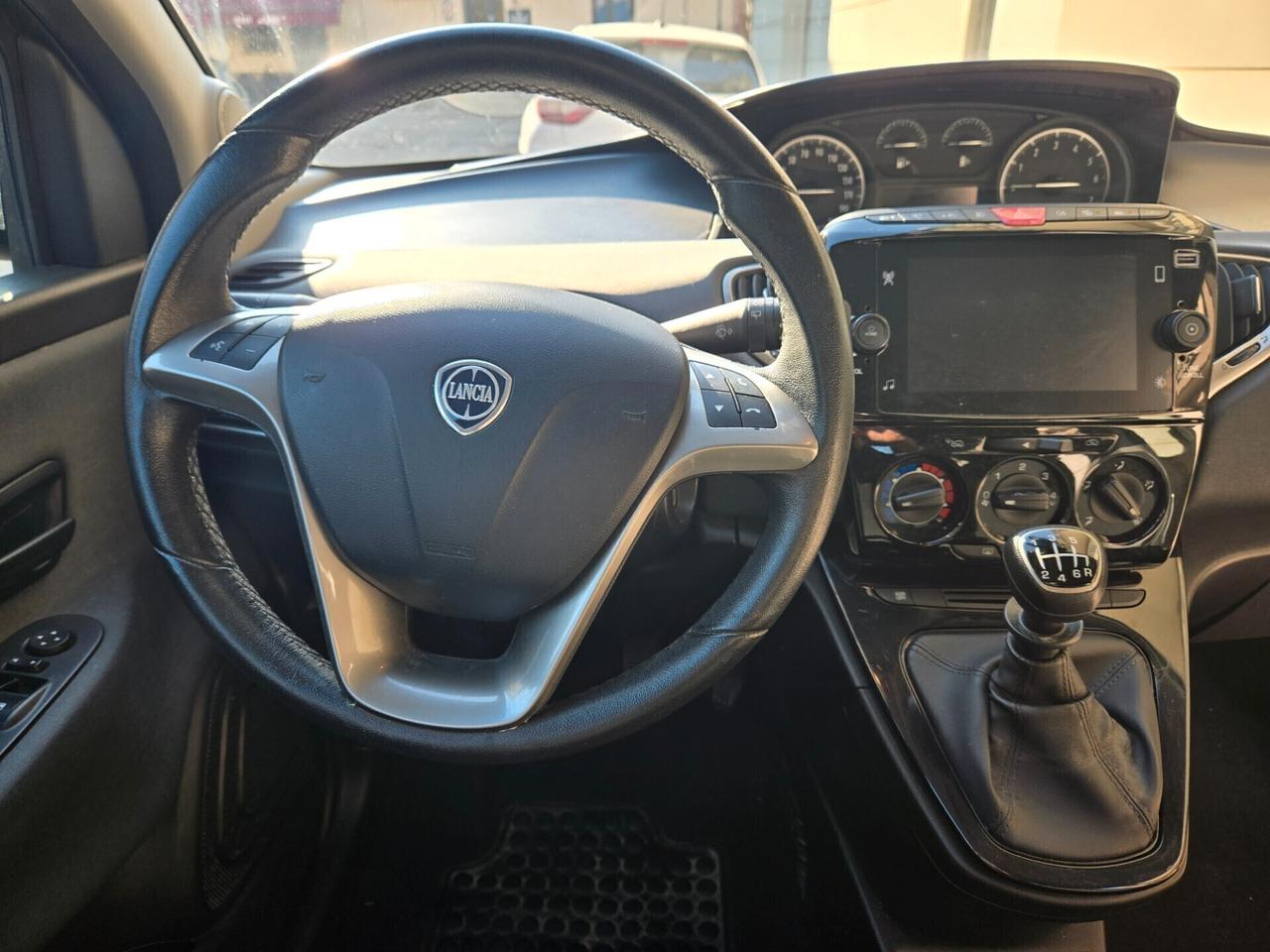 Lancia Ypsilon 1.0 FireFly 5 porte S&S Hybrid Gold