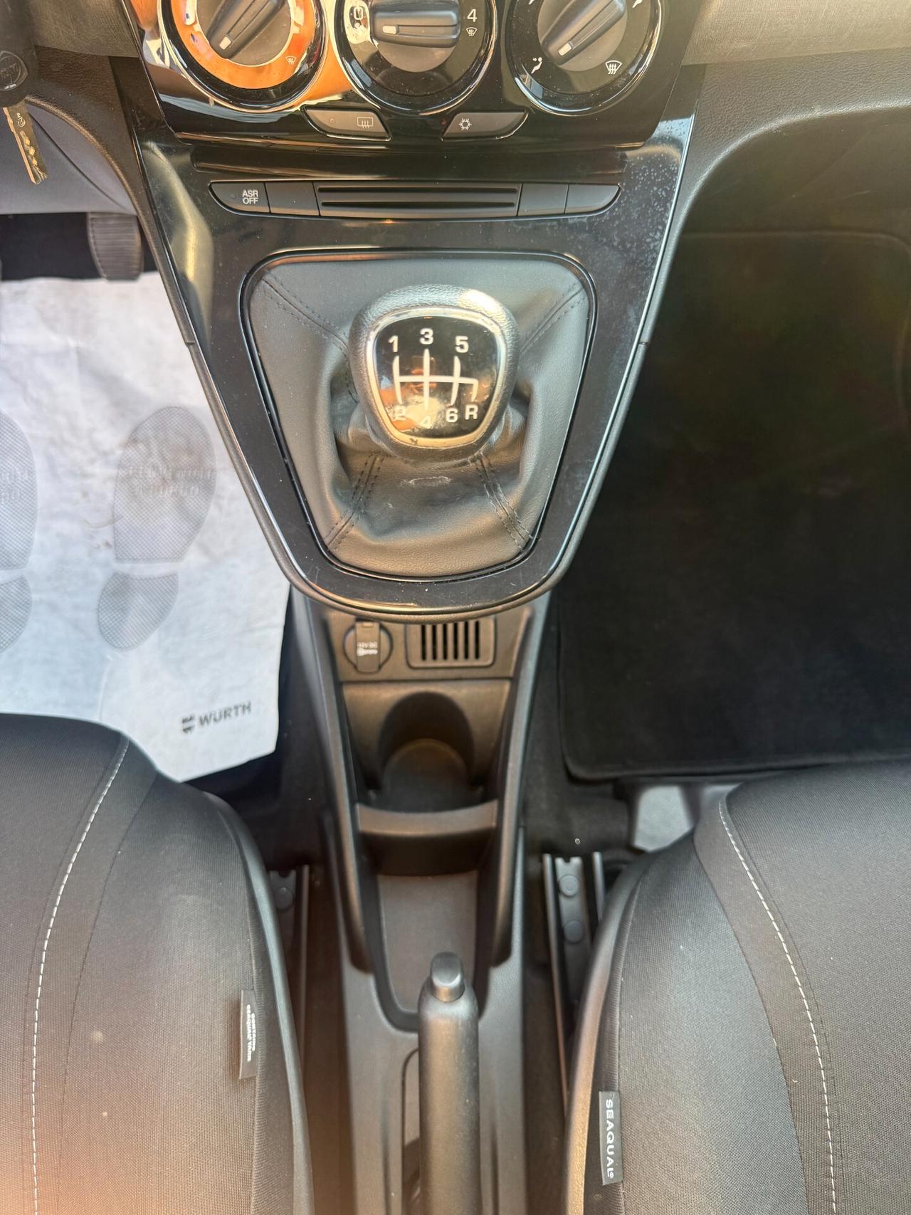 Lancia Ypsilon 1.0 FireFly 5 porte S&S Hybrid Gold NESSUN VINCOLO