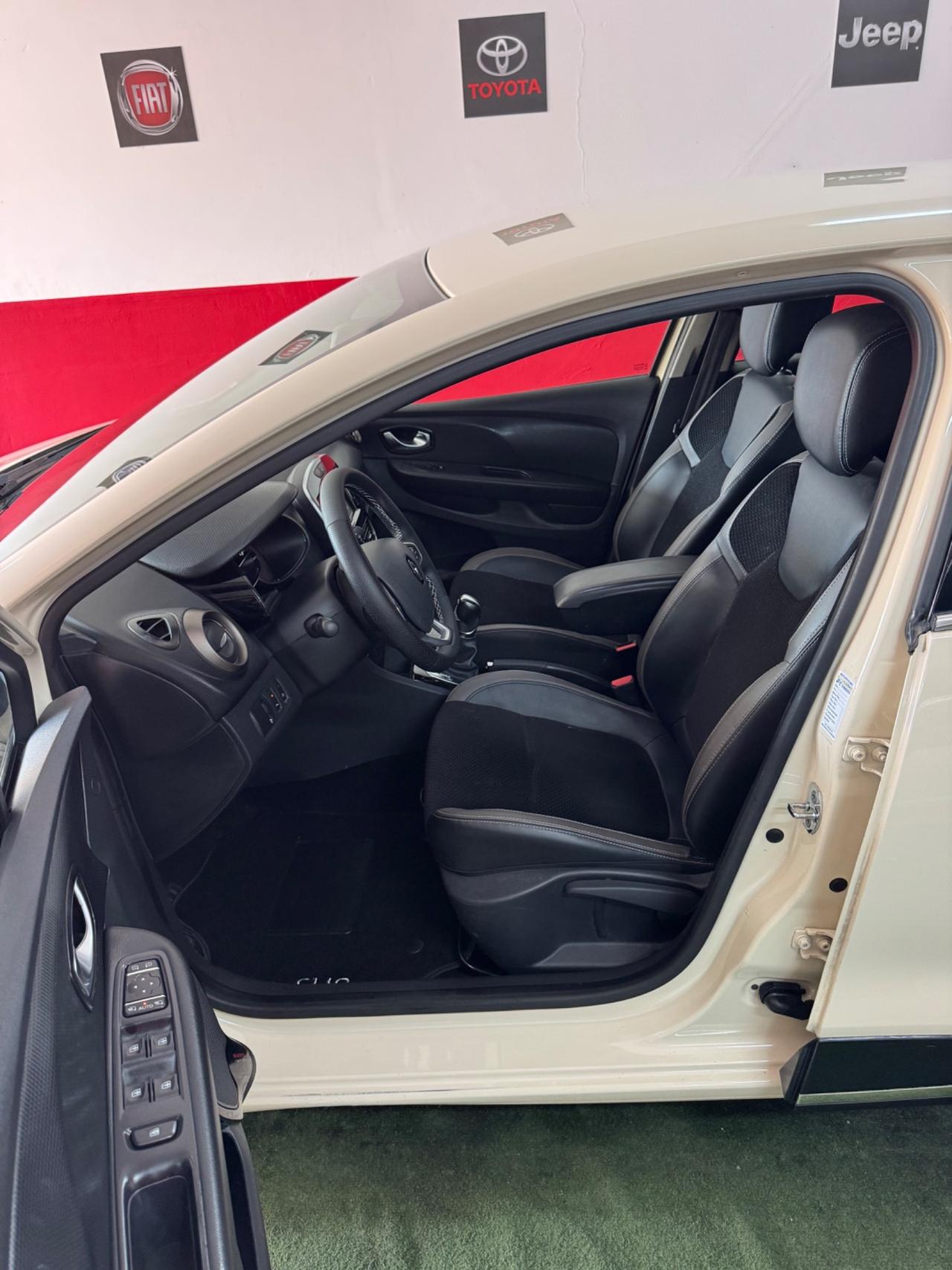 Renault Clio dCi 8V 90CV EDC Start&Stop 5 porte Energy Intens