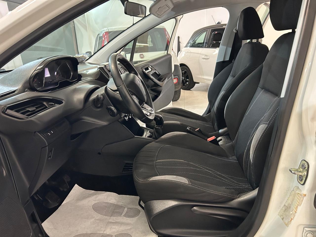 Peugeot 208 1.4 hdi 50kw 2014