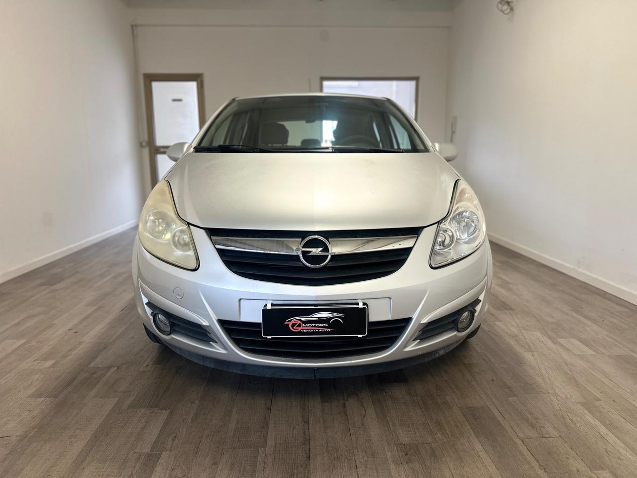 Opel Corsa 1.2 5 porte Cosmo NEOPATENTATI