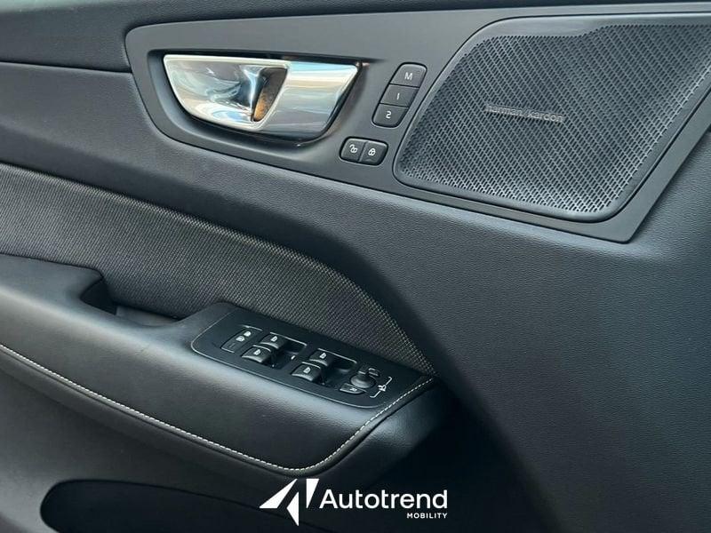 Volvo XC60 T6 Plug-in Hybrid 253+14 CV AWD Automatico Plus Dark