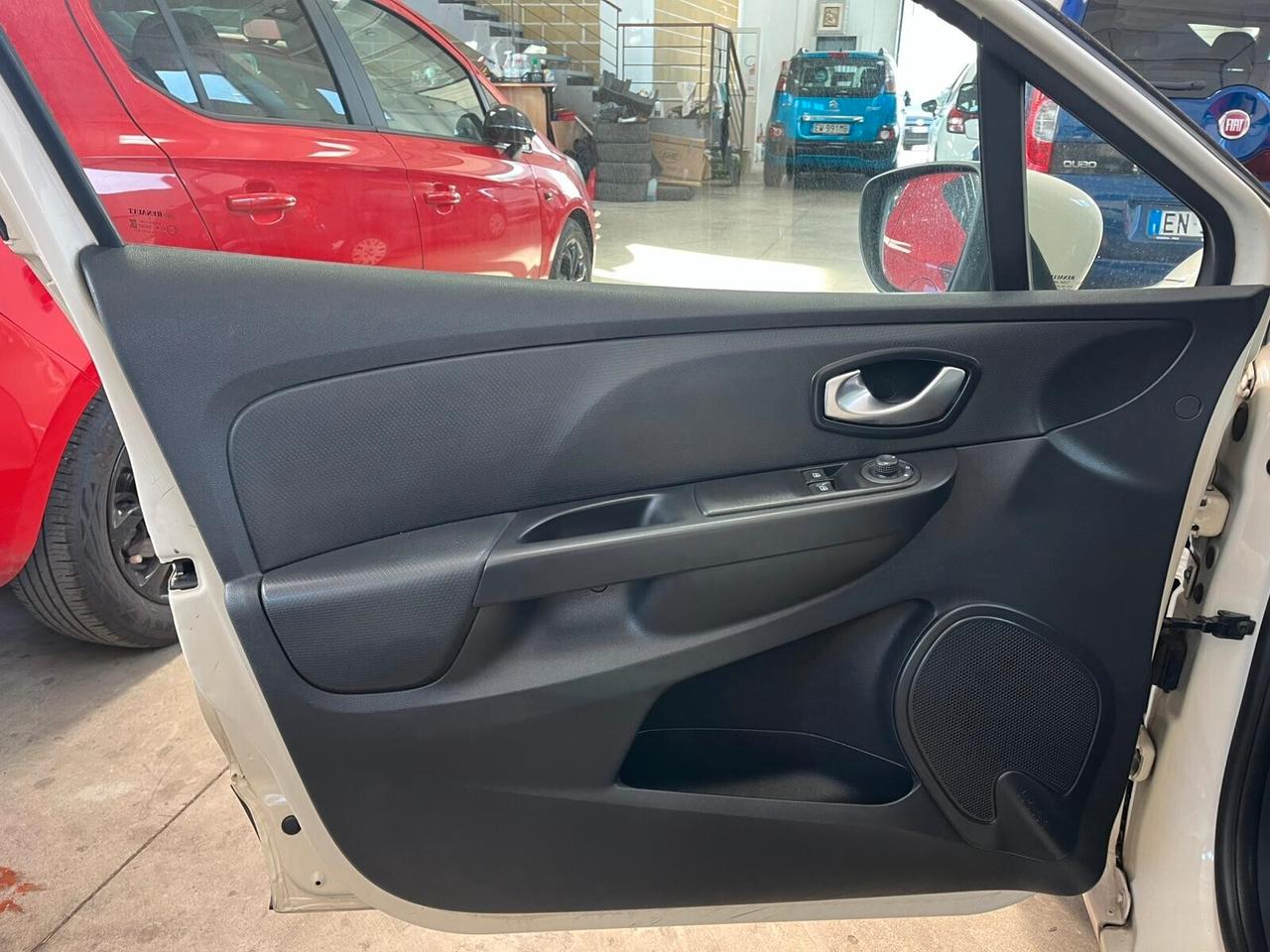 Renault Clio 1.5 dCi 8V 75CV 5 porte Costume National