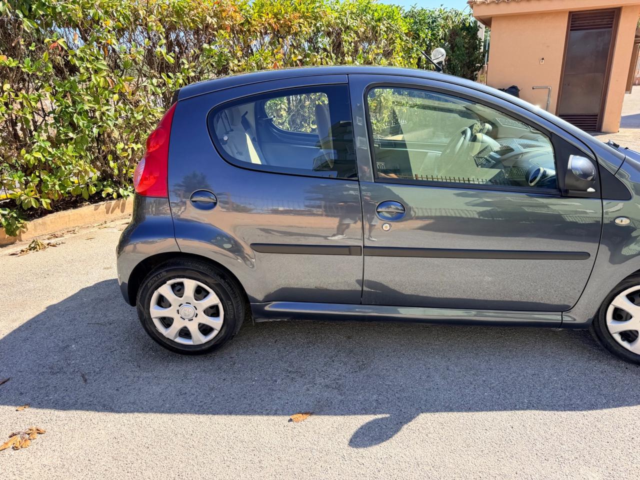 Peugeot 107 1.4 HDi 5p. Plaisir