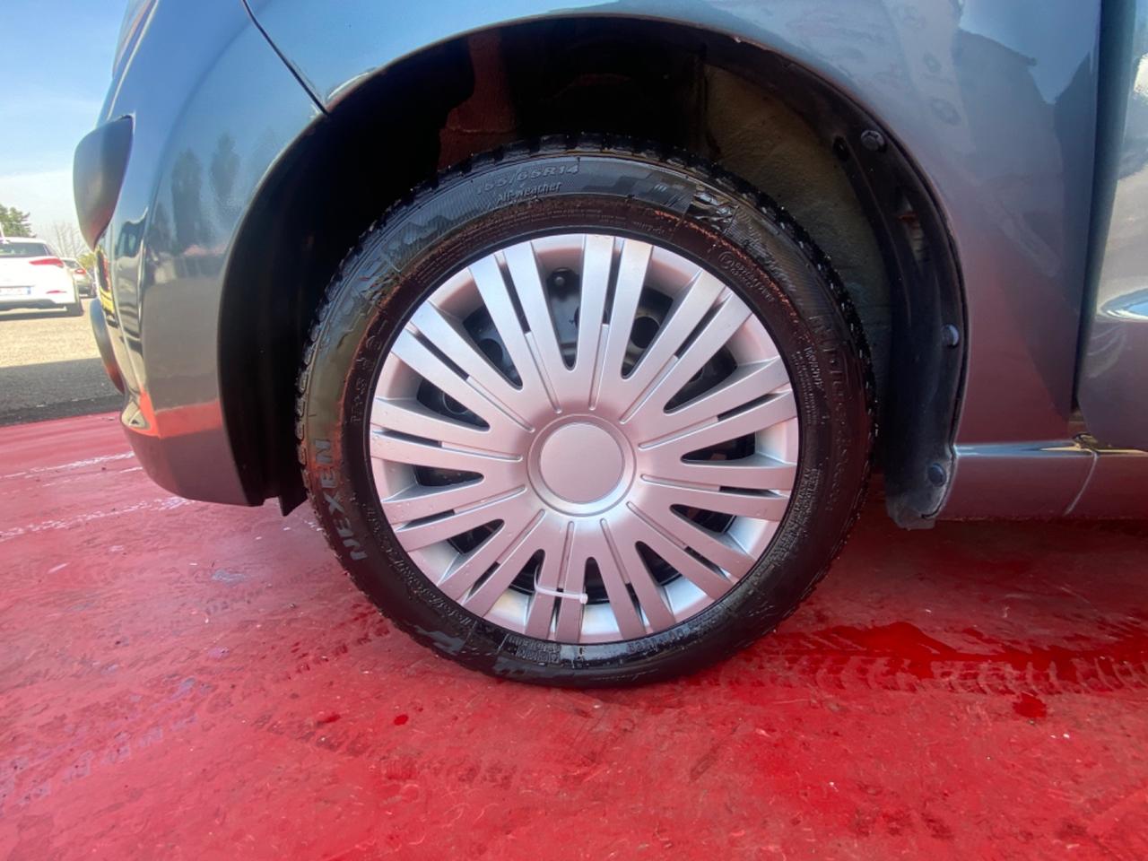 Nissan Pixo 1.0 5 porte GPL Eco Fun