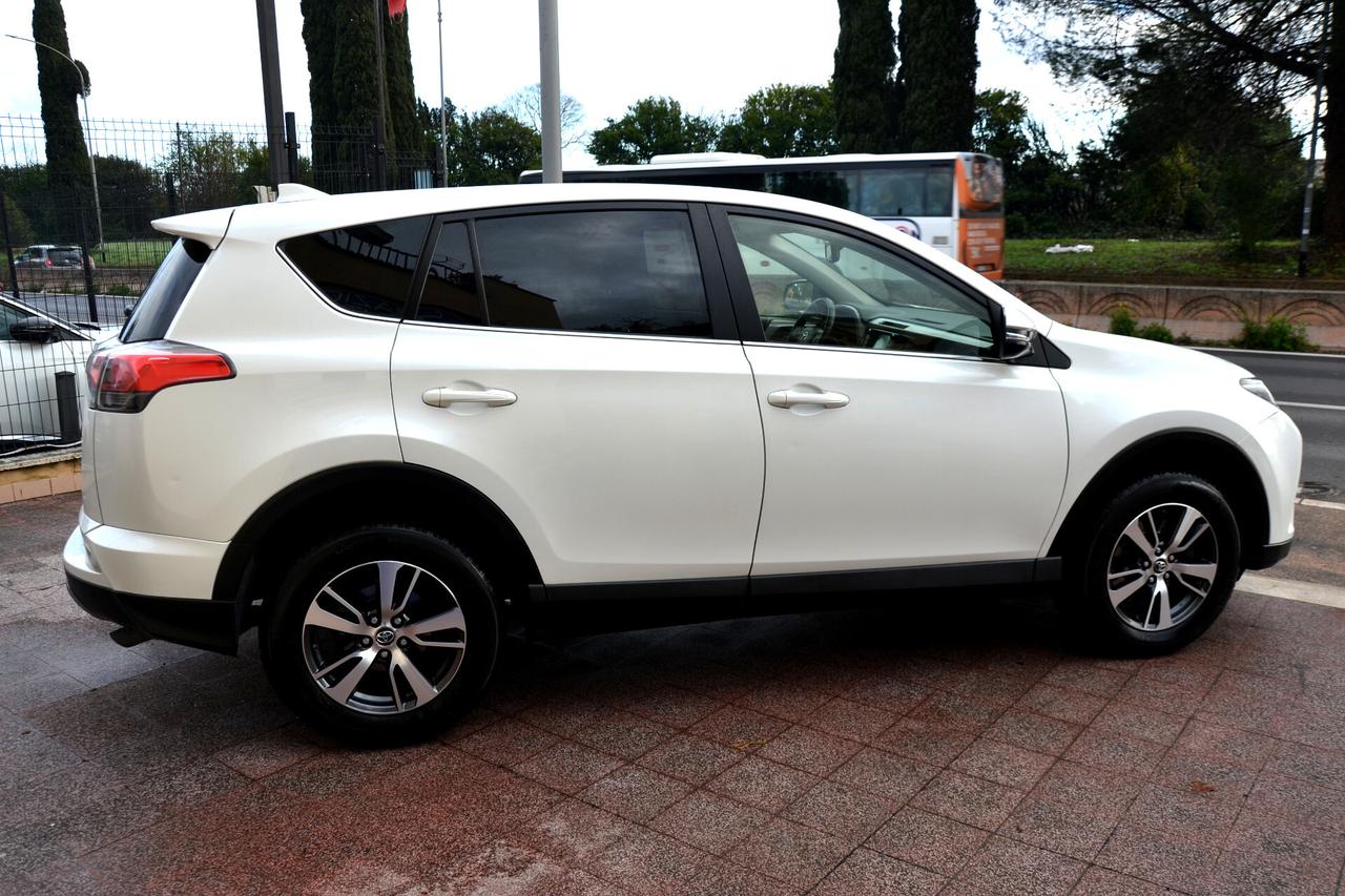 Toyota RAV 4 2.0 D-4D 143CV **NAVI+CRUISE+RCAM+PDC+LED+EURO6B*