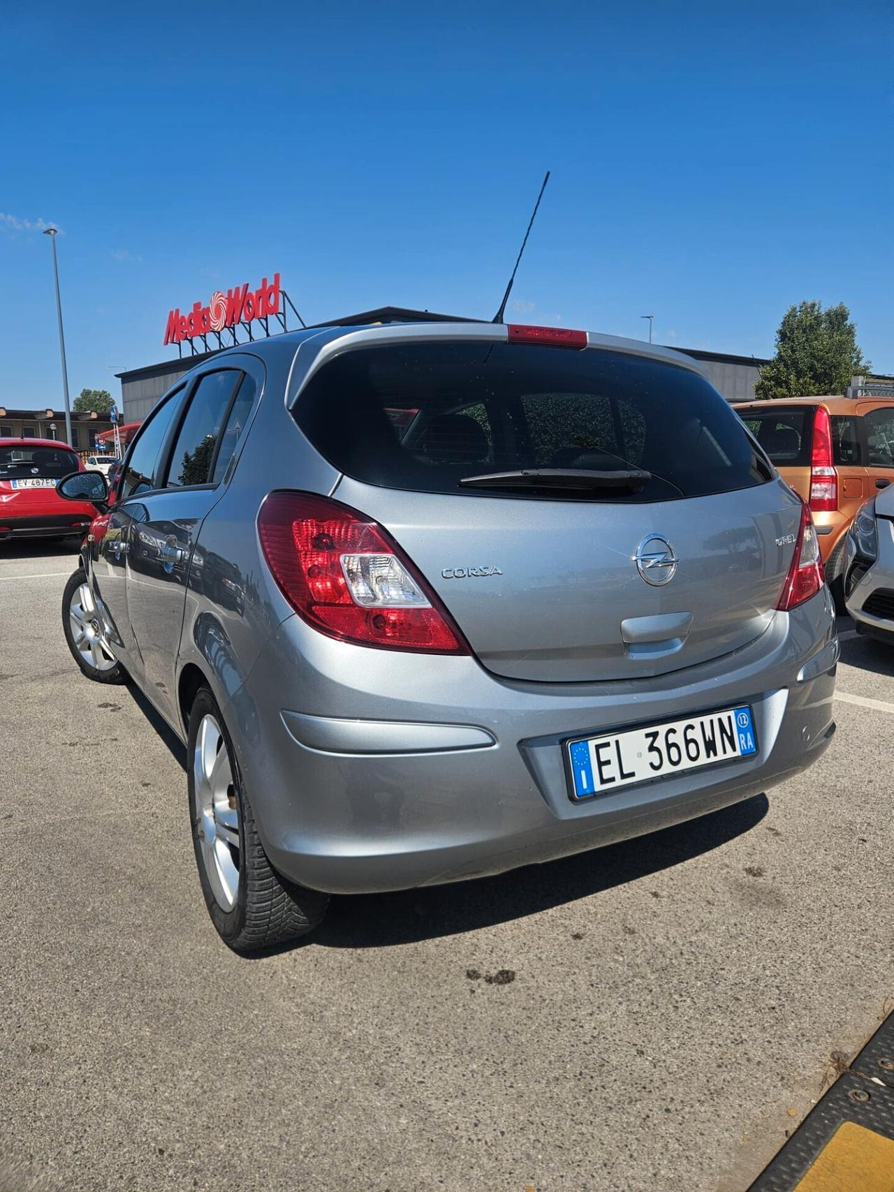 Opel Corsa 1.4 16V GPL Pari al nuovo!
