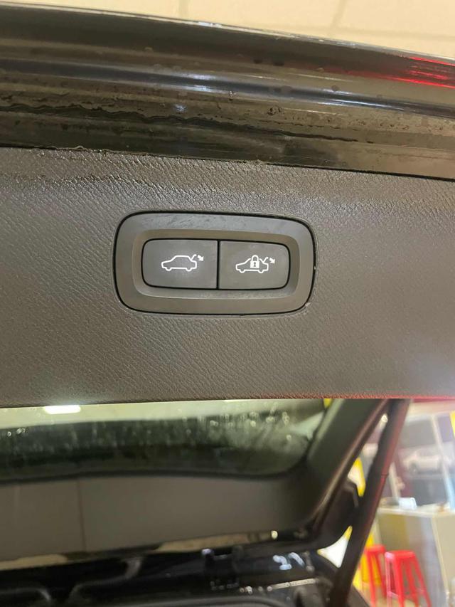 VOLVO XC90 D5 AWD E6 Geartronic *FULL FULL OPTION*