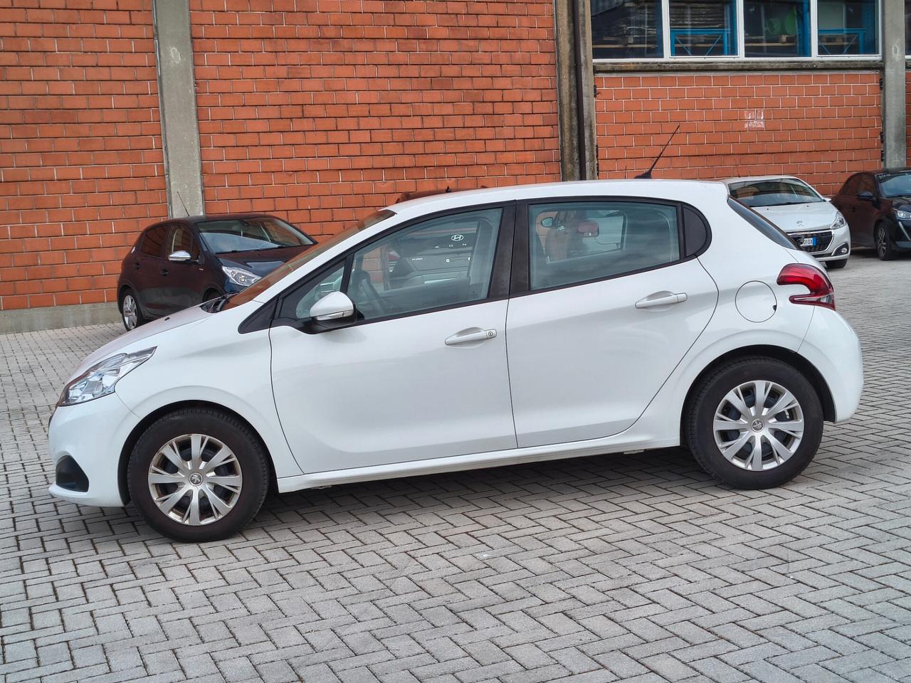 Peugeot 208 PureTech 82 5 porte Allure