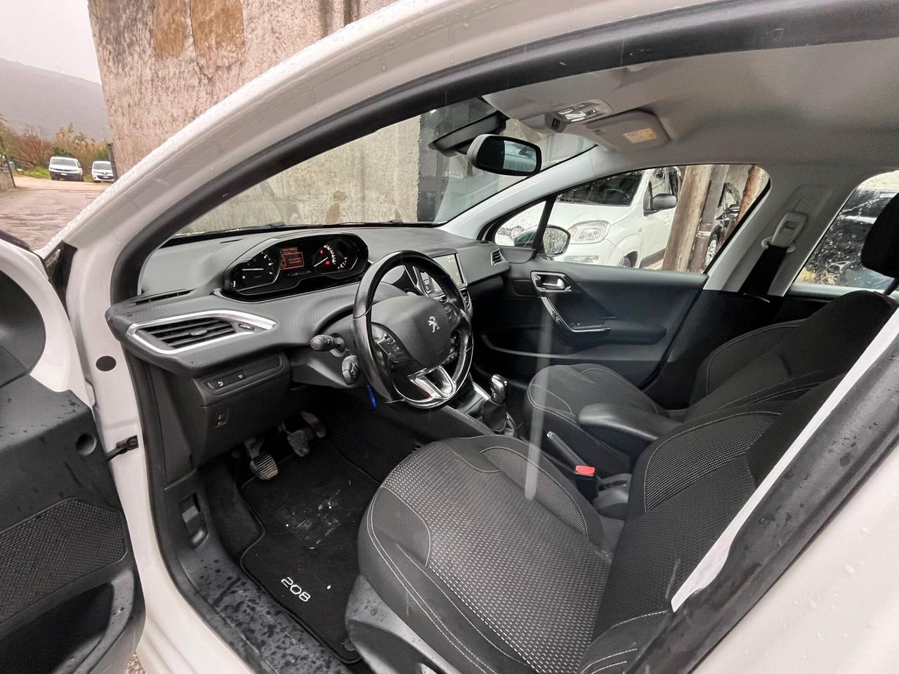 Peugeot 208 PureTech 82 5 porte Allure