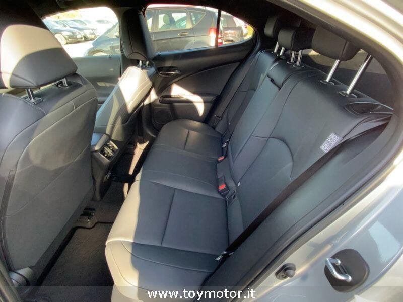 Lexus UX Hybrid Design