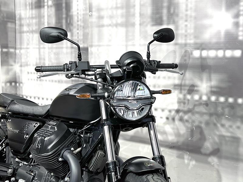 Moto Guzzi V9 Bobber