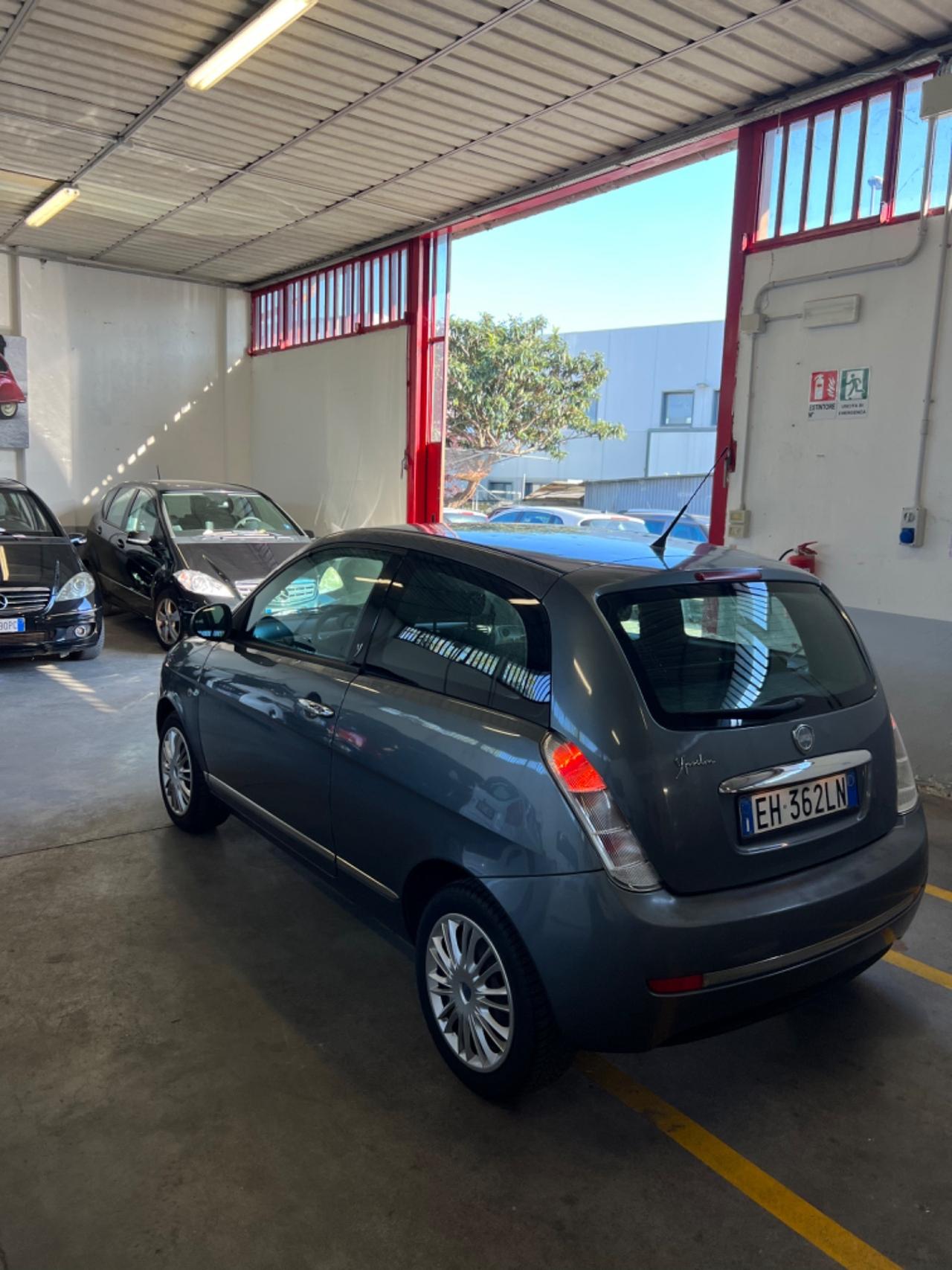 Lancia Ypsilon 1.3 MJT 75 CV Diva
