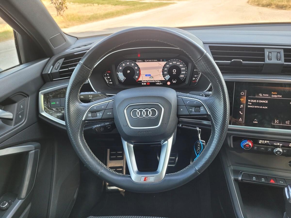 Audi Q3 35 TFSI S tronic Business interni s-line