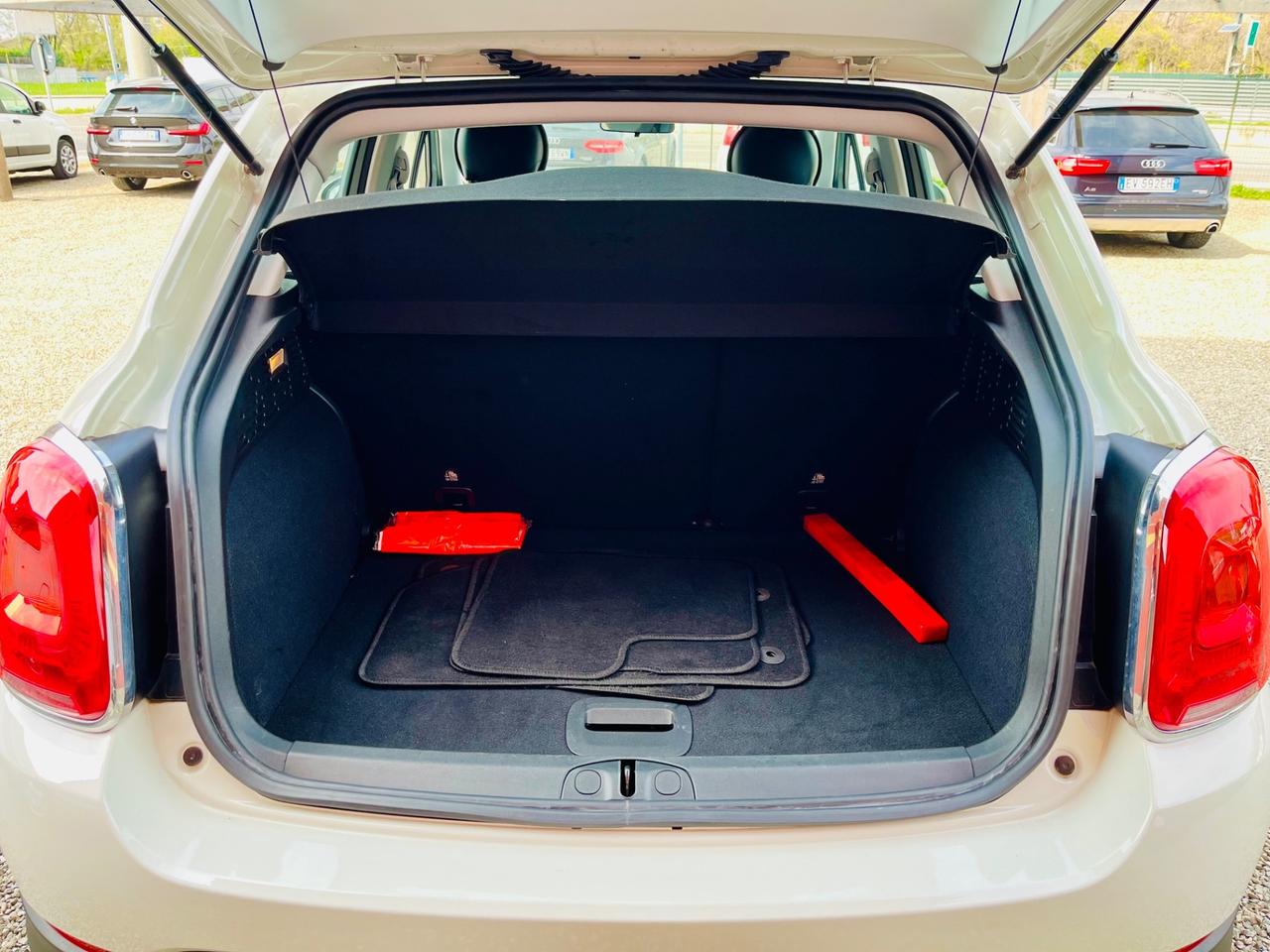 Fiat 500X con 21.365km !